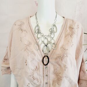 New Boutique beautiful Oval eye catching silver necklace with earrings